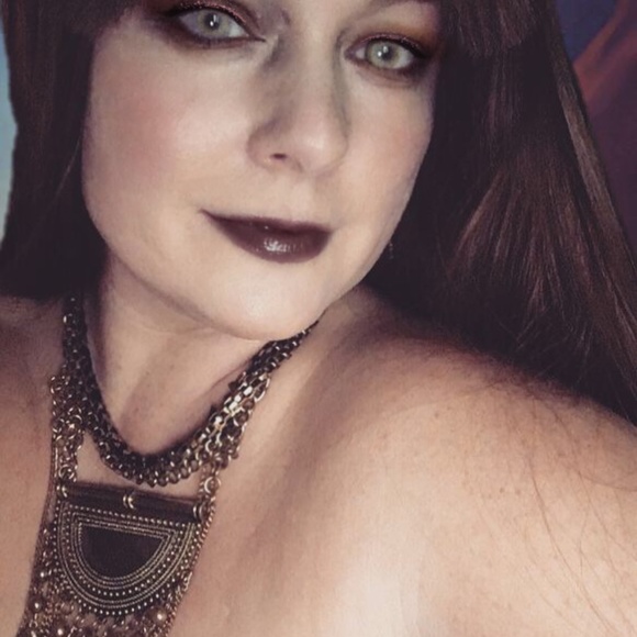 Custom Fashion Designer Farrah Nayka - Picture 14 of 16